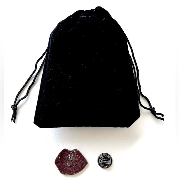 3/$10 💋 “Pouty Mouth” Unisex Enamel Pin for Personal Use or Gifts - Mix & Match - Picture 2 of 5